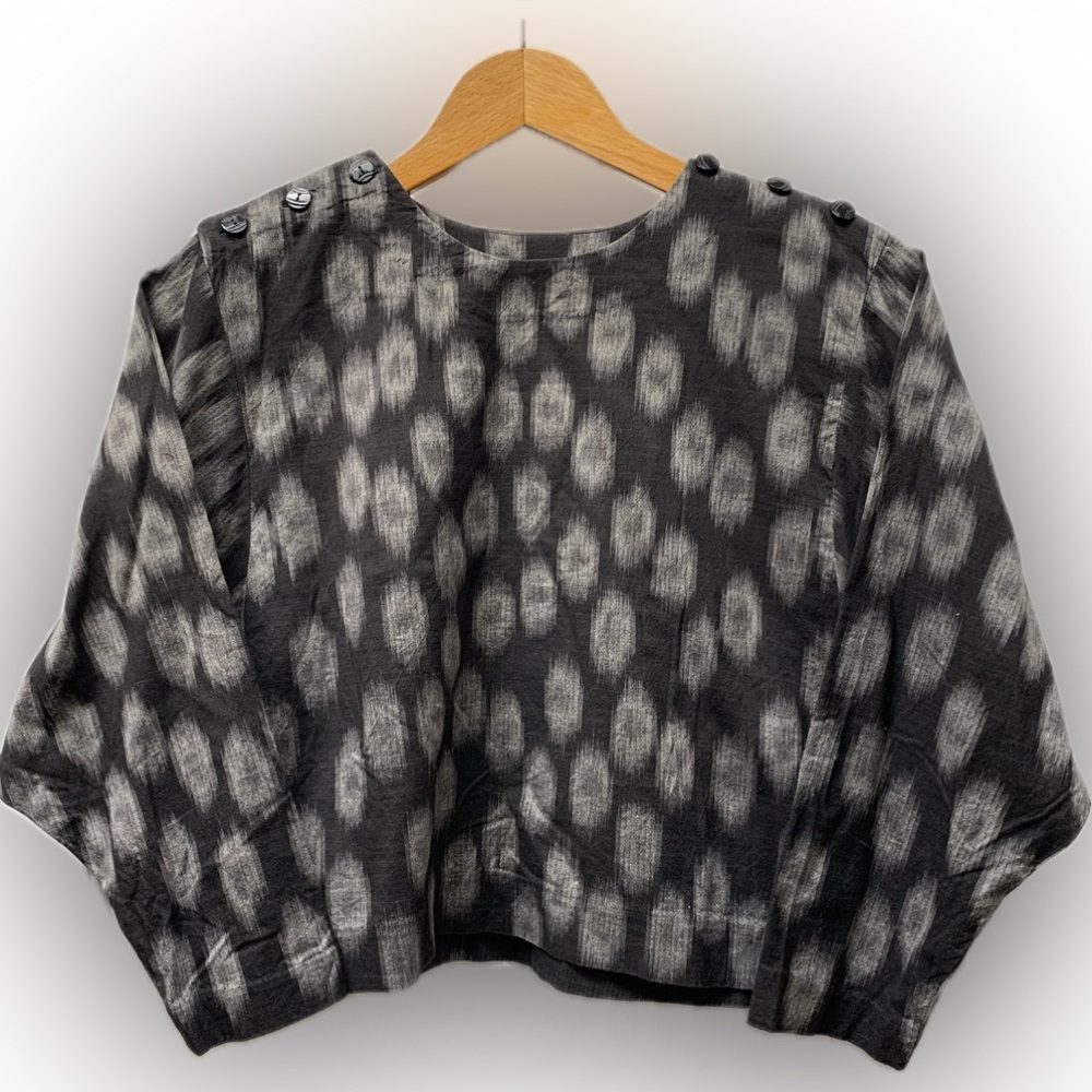 Women’s Black & Gray Patterned Cropped Top